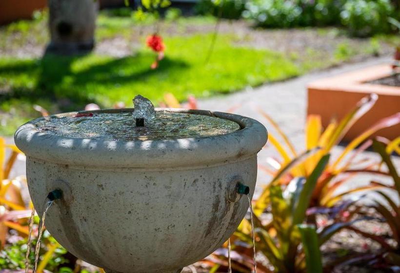 فندق Sanibel Moorings