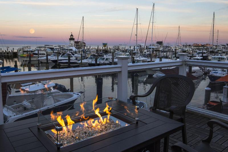 酒店 Saybrook Point Resort & Marina