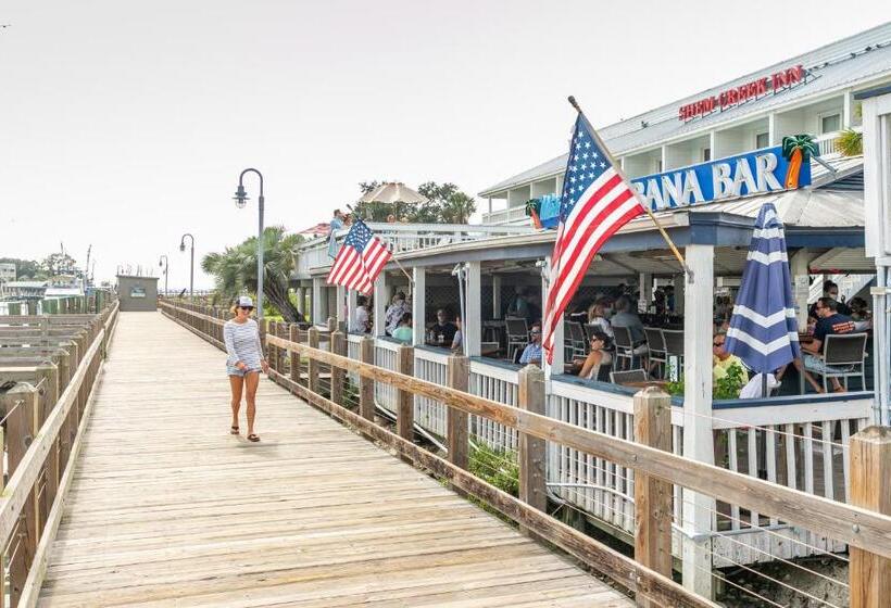 هتل Shem Creek Inn