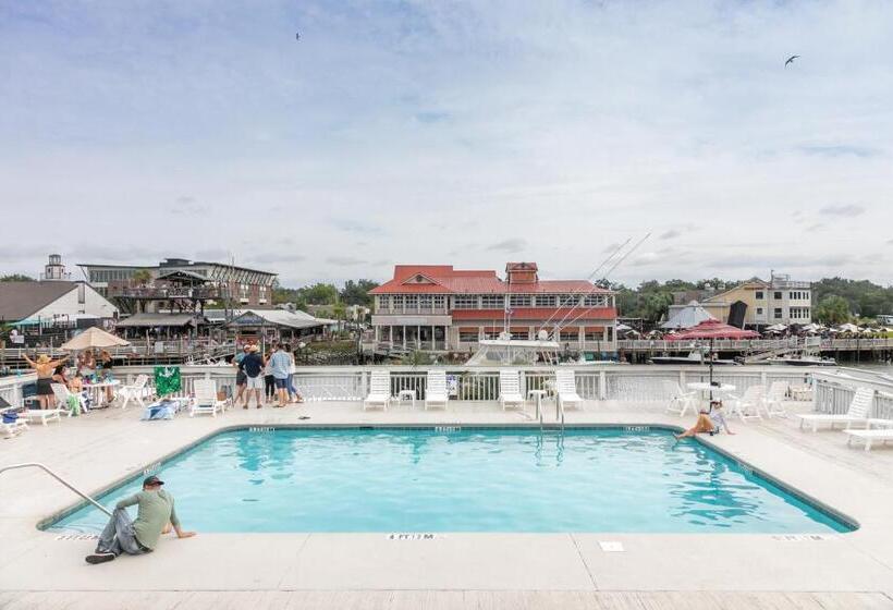 هتل Shem Creek Inn