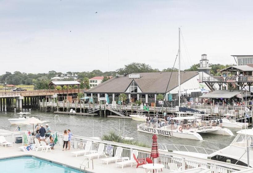 هتل Shem Creek Inn