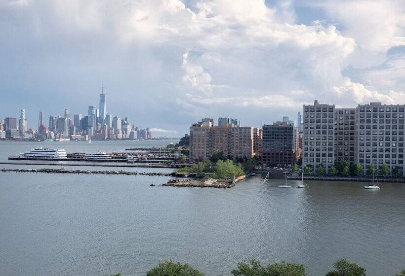 هتل Sheraton Lincoln Harbor
