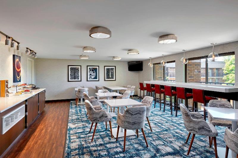 호텔 Sheraton Milwaukee Brookfield