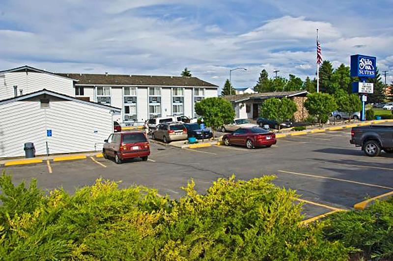 בית מלון כפרי Rodeway Inn