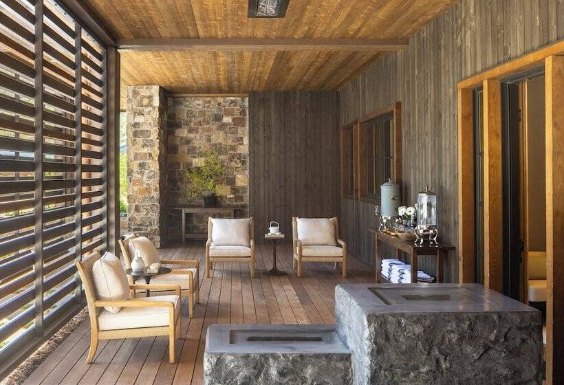 هتل The Rusty Parrot Lodge And Spa