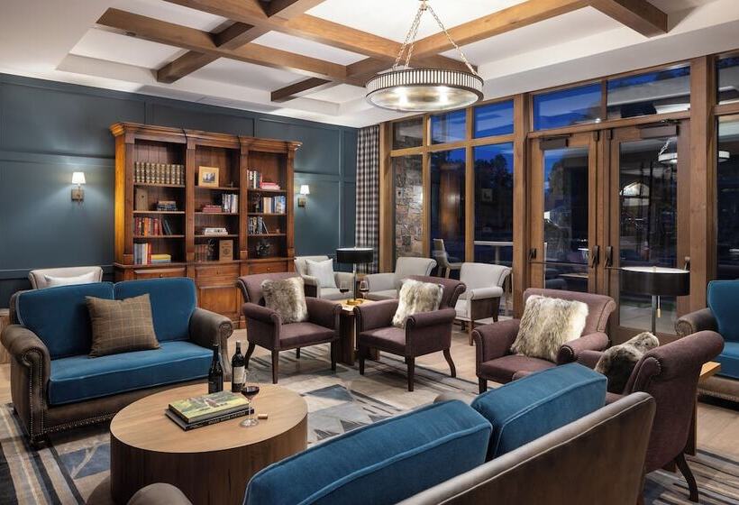 هتل The Rusty Parrot Lodge And Spa