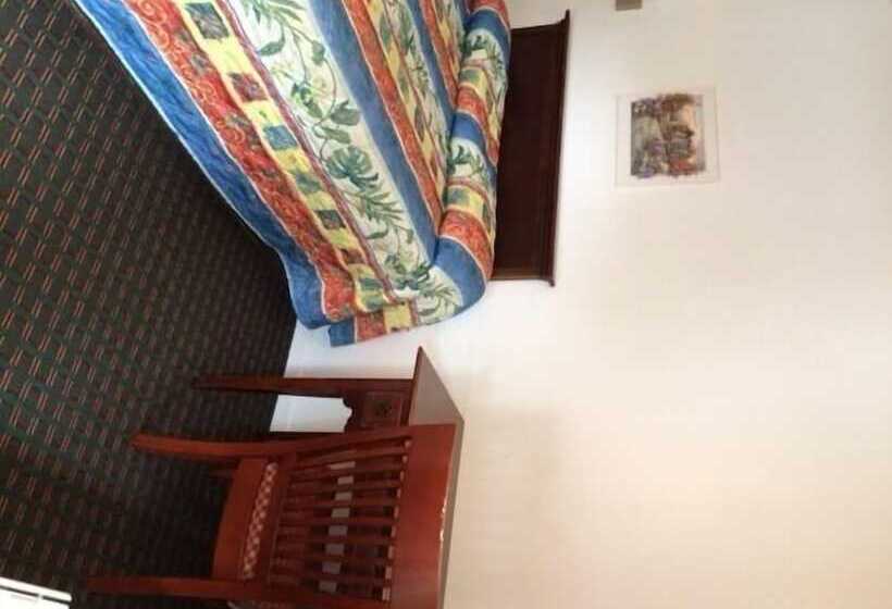 Royal Inn Motel