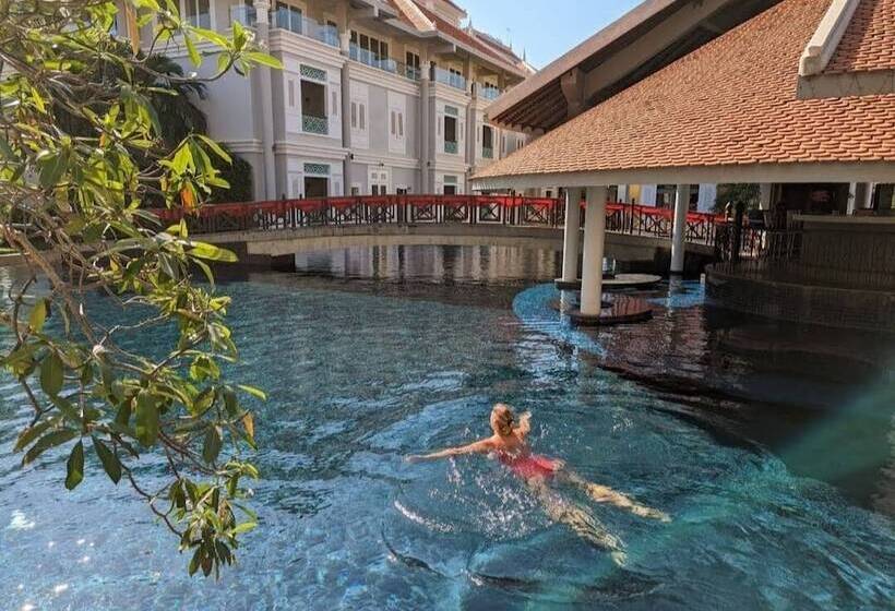 تختخواب و صبحانه The Royal Family Suites By Memoire Palace Resort & Spa