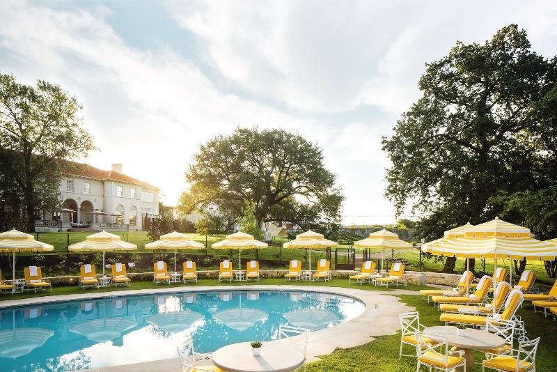 هتل Commodore Perry Estate, Auberge Resorts Collection