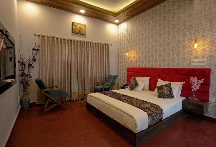 هتل Spot On Nanki Palace