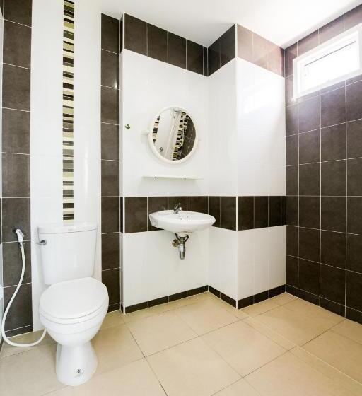 هتل Oyo 350 Mae Saeng Place