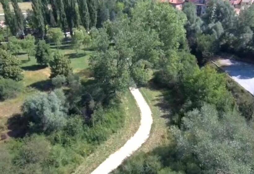 هتل River