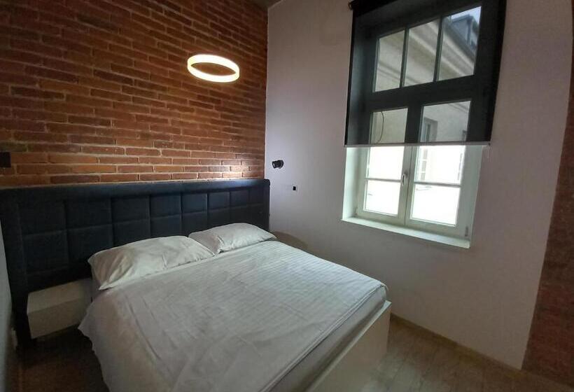 پانسیون Entrez Apartments 4   City Centre