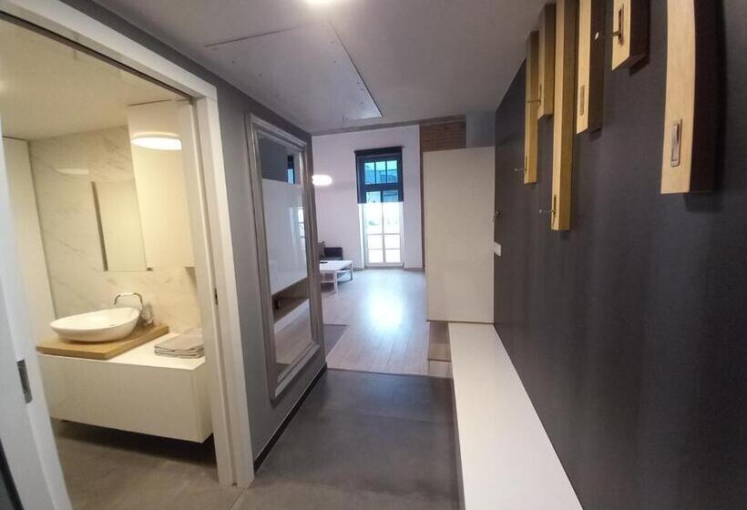 پانسیون Entrez Apartments 4   City Centre