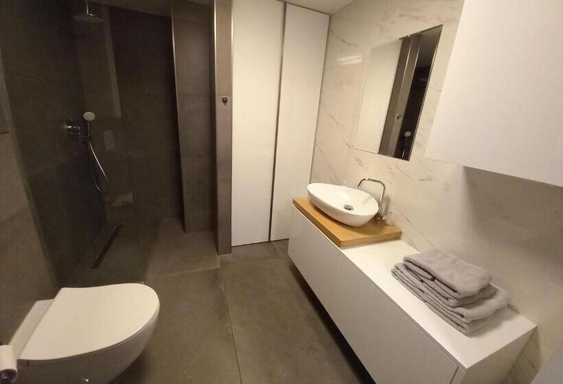 پانسیون Entrez Apartments 4   City Centre