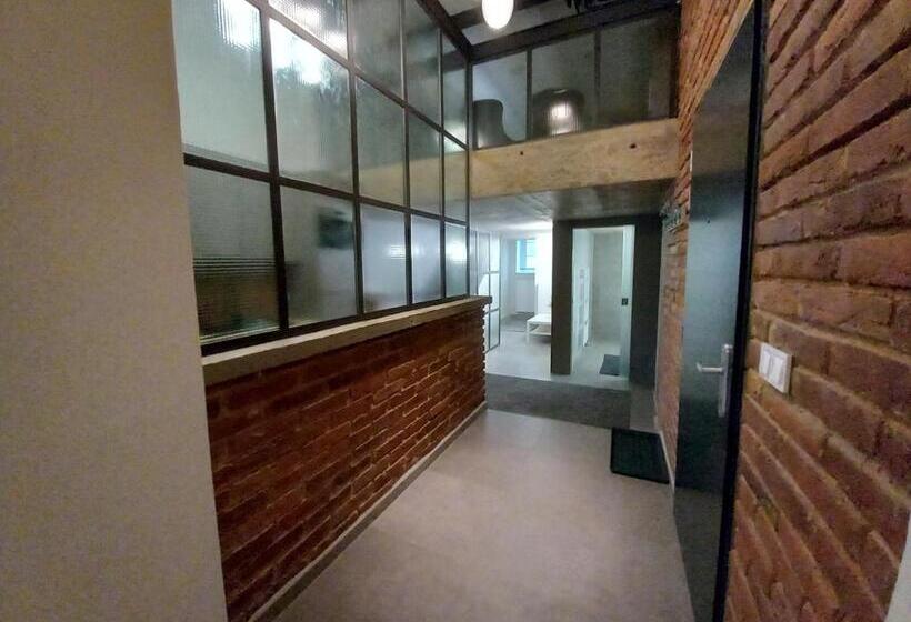 پانسیون Entrez Apartments 4   City Centre