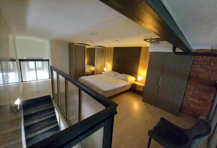 پانسیون Entrez Apartments 4   City Centre