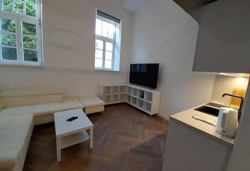پانسیون Entrez Apartments 4   City Centre