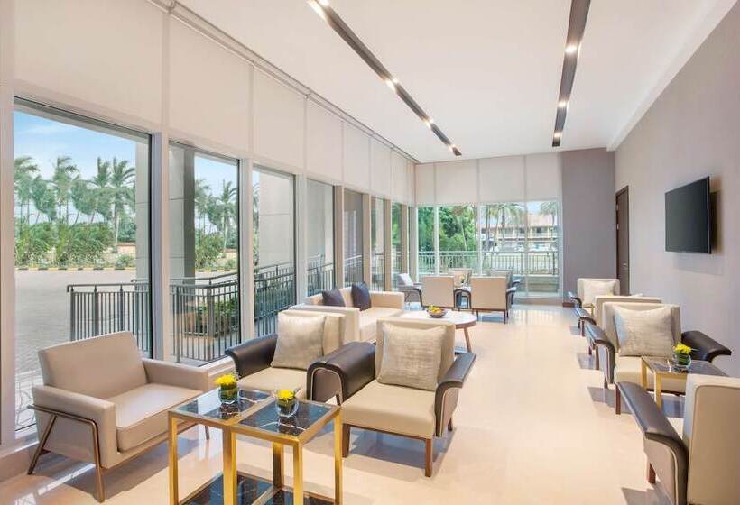 ホテル Hyatt Regency Thrissur