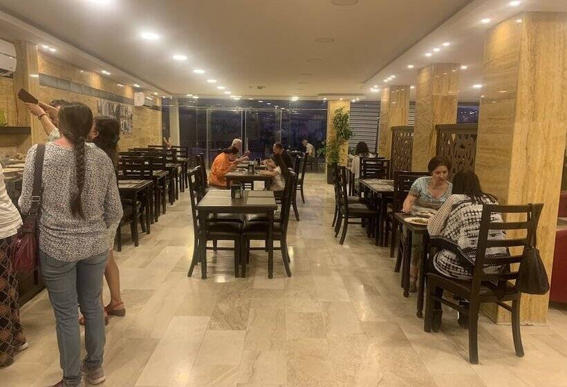 هتل Petra Corner