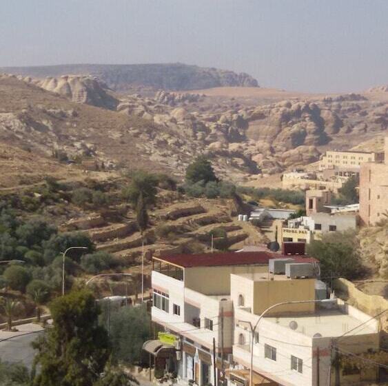 هتل Petra Corner