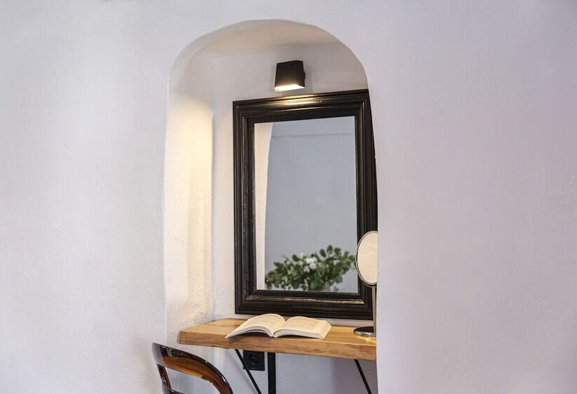 Pearl Of Caldera Oia Boutique Hotel By Pearl Hotel Collection
