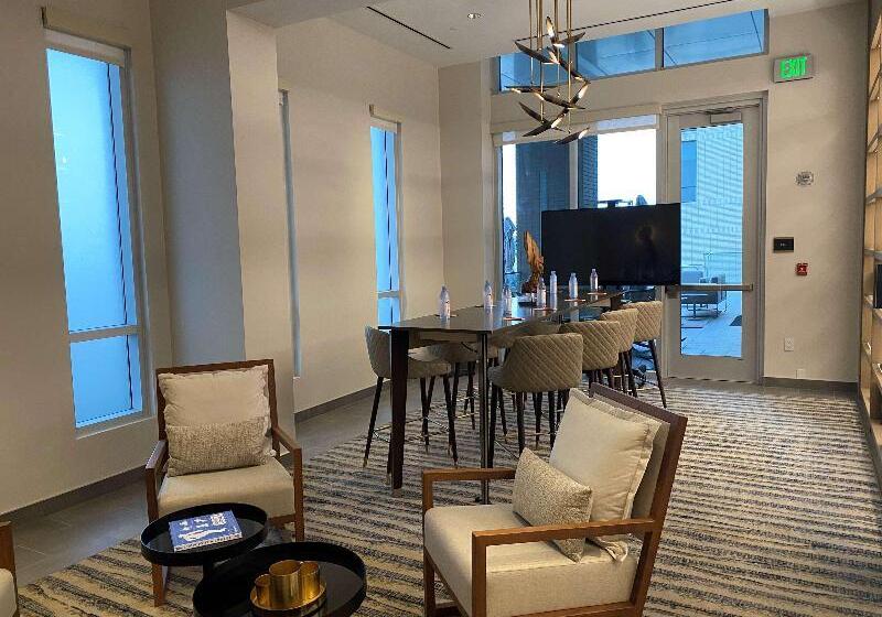 هتل Canopy By Hilton Dallas Frisco Station, Tx