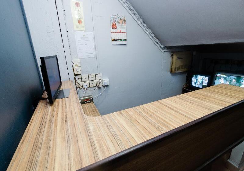 Dung Fang Hotel By Oyo Rooms