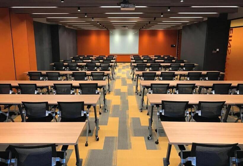 Fox Lite Hotel Dpulze  Cyberjaya  By Ascott