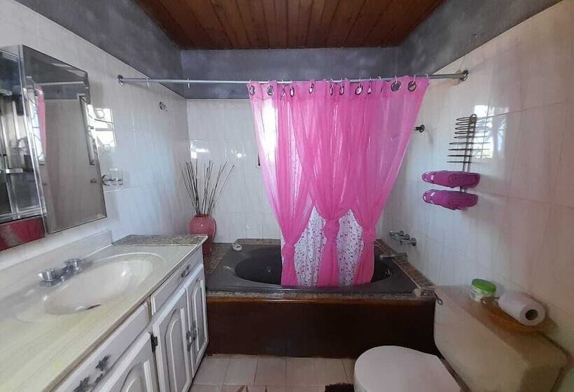 پانسیون Comfort Kingdom Villa Bed & Breakfast