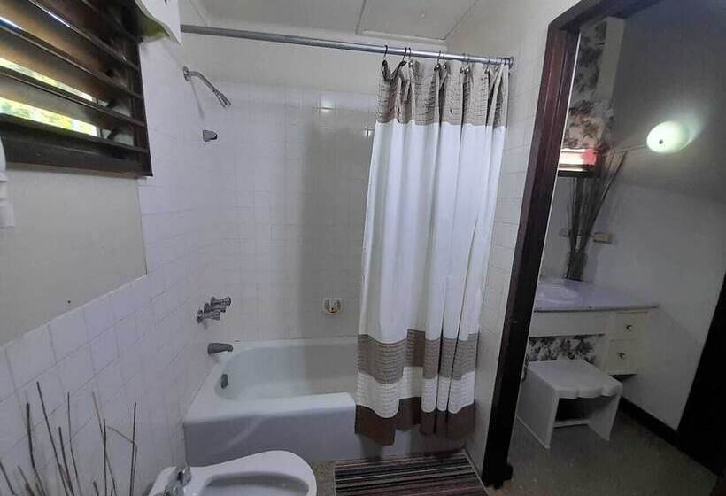 پانسیون Comfort Kingdom Villa Bed & Breakfast
