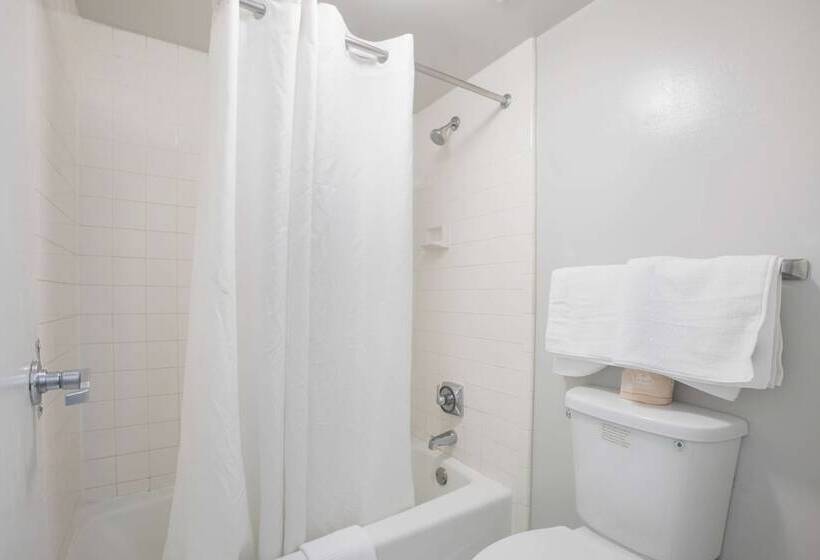 هتل Americas Best Value Inn Stockbridge