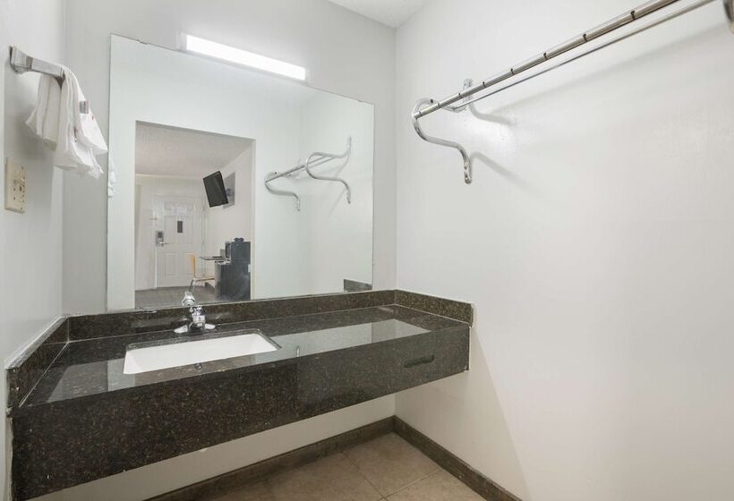 هتل Americas Best Value Inn Stockbridge