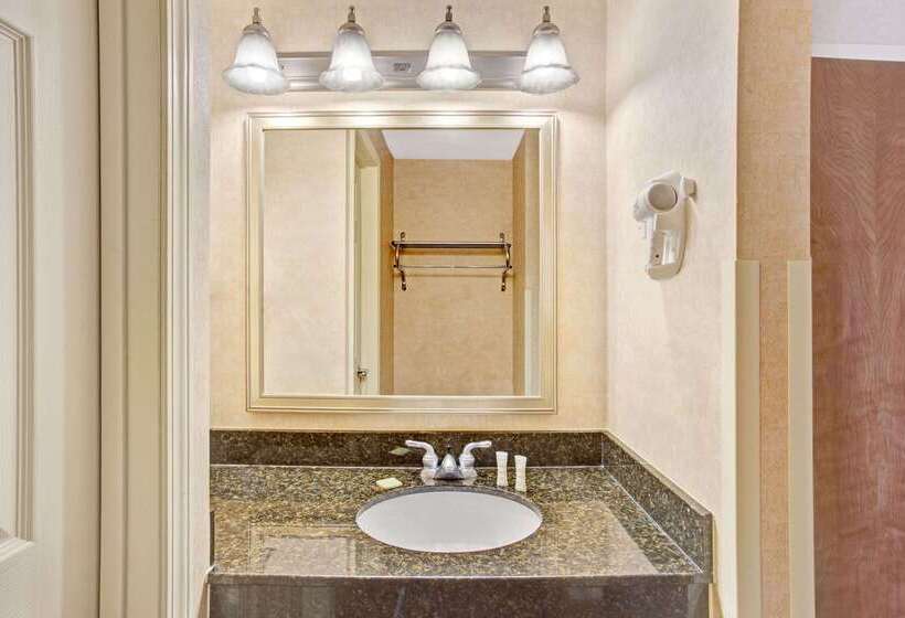 Отель Baymont By Wyndham Indianapolis West