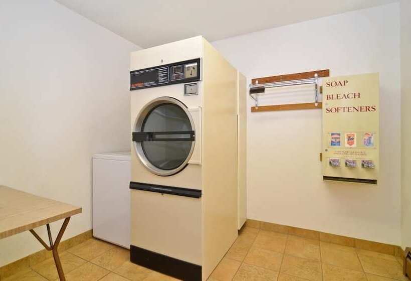 هتل Best Western Plus Silver Saddle Inn