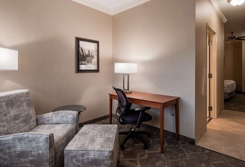 هتل Best Western Plus Silver Saddle Inn