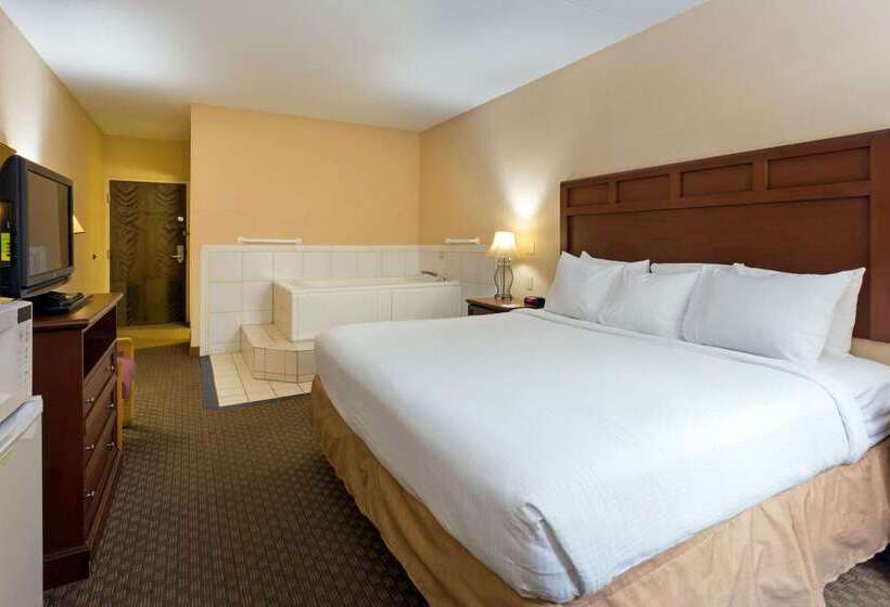 בית מלון כפרי Days Inn & Suites By Wyndham Northwest Indianapolis