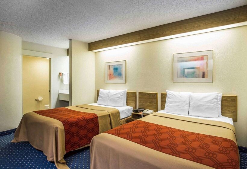 هتل Econo Lodge Denver International Airport