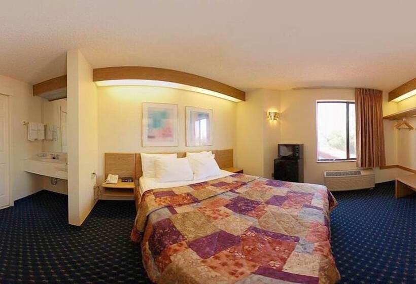 هتل Econo Lodge Denver International Airport