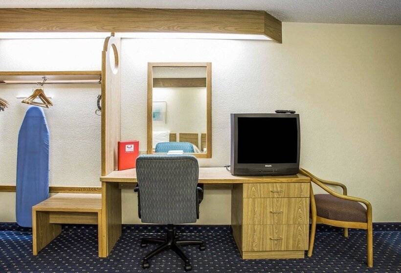 هتل Econo Lodge Denver International Airport