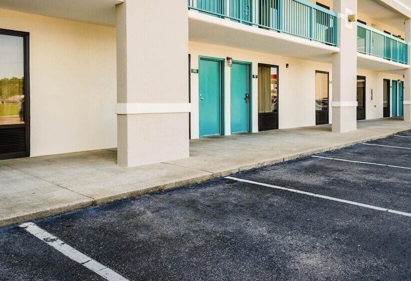 هتل Econo Lodge Moss Point  Pascagoula