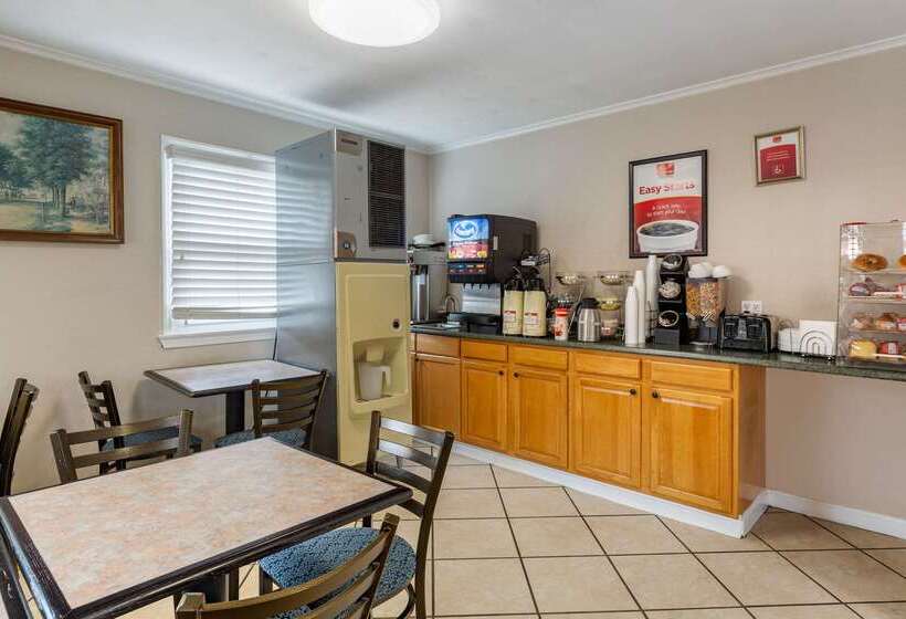 호텔 Econo Lodge Sturbridge Route 20