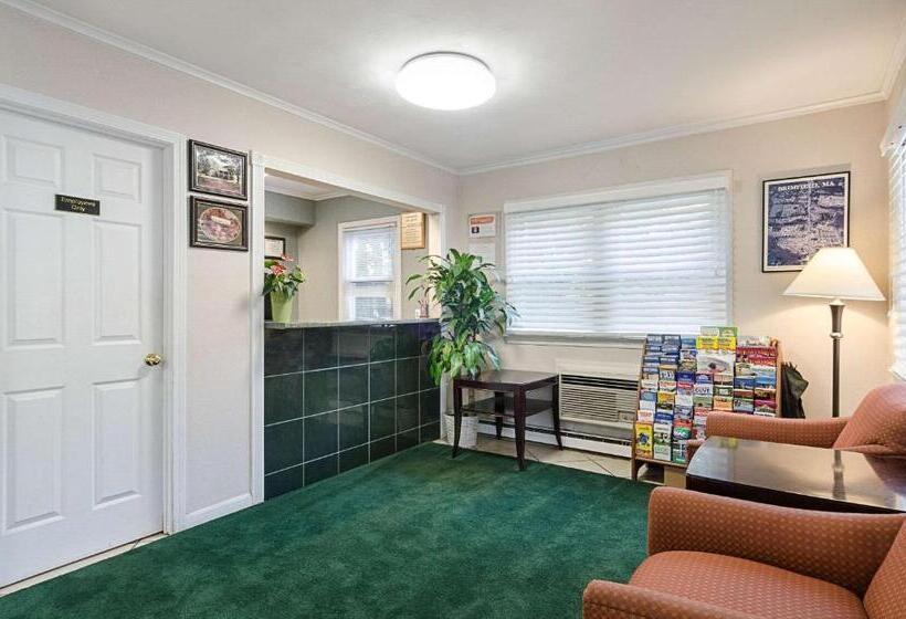 호텔 Econo Lodge Sturbridge Route 20