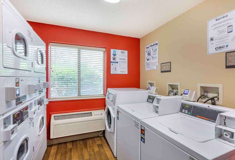 هتل Suburban Studios Copley Akron West