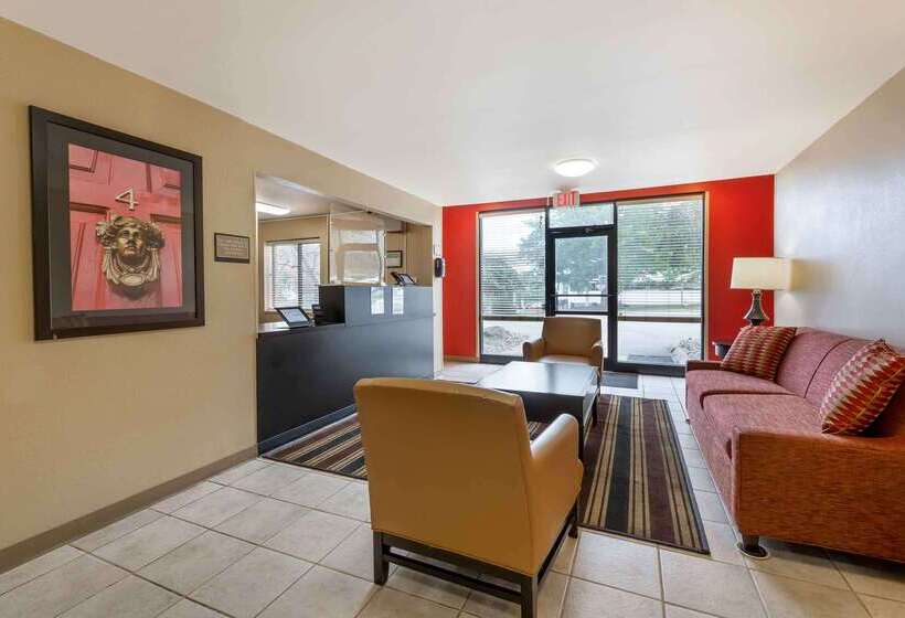 هتل Suburban Studios Copley Akron West