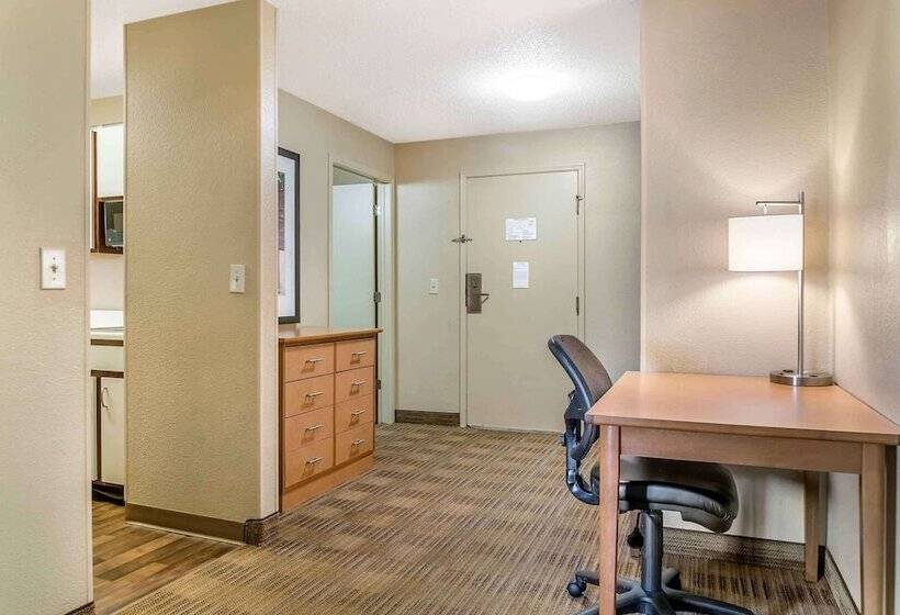 هتل Extended Stay America Select Suites   Detroit   Ann Arbor   University South