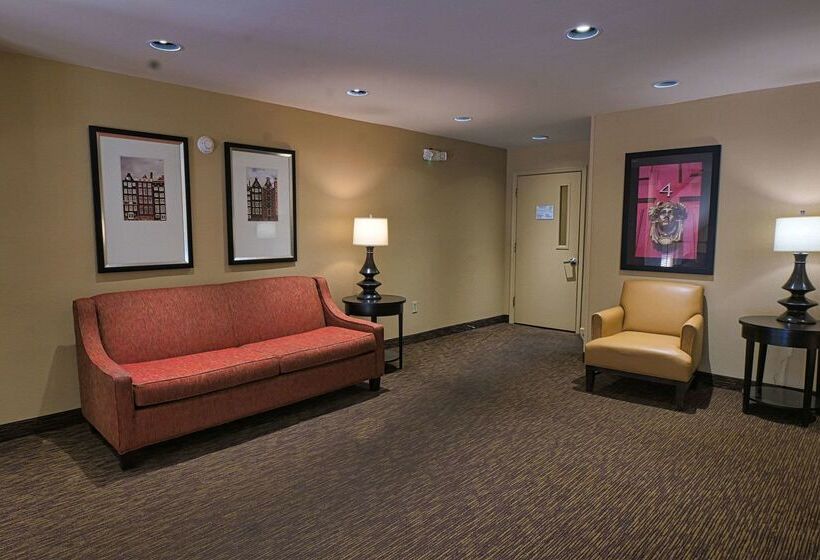 ホテル Suburban Studios Louisville East