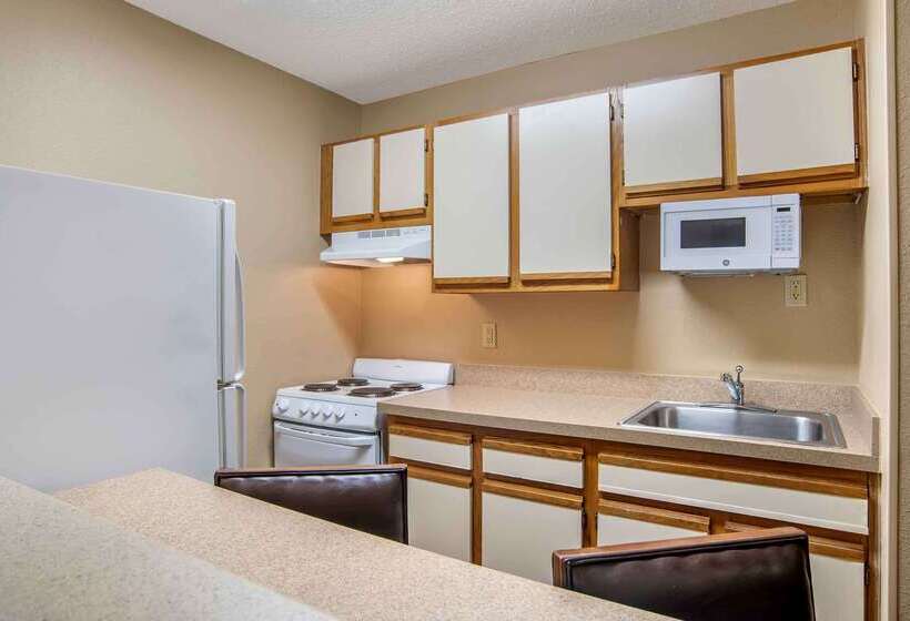هتل Suburban Studios Montgomery East I 85