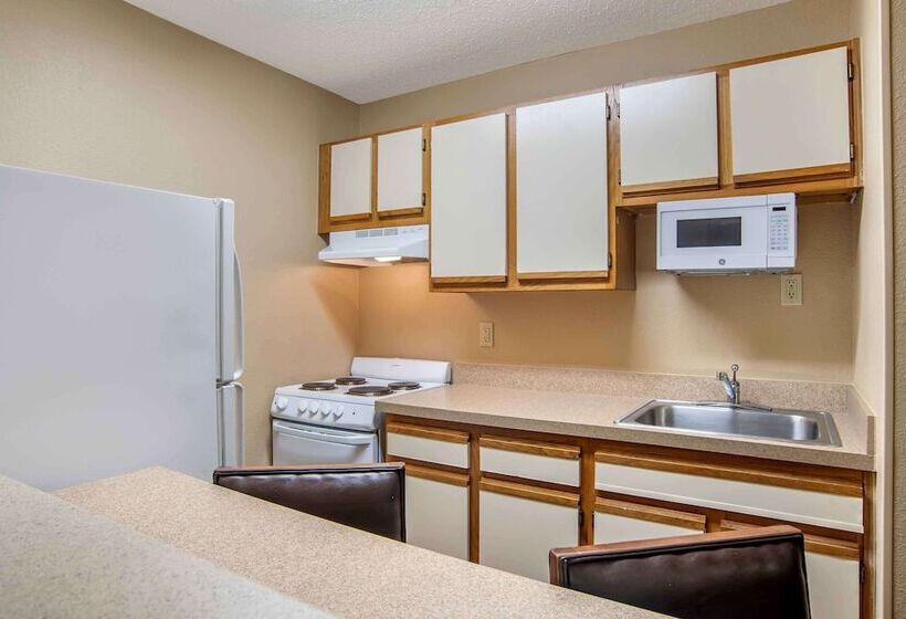 هتل Suburban Studios Montgomery East I 85