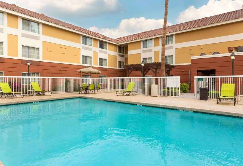 בית מלון כפרי Extended Stay America Suites  Phoenix  Scottsdale